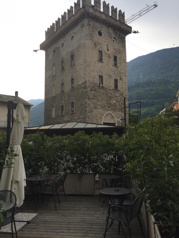 Hotel De La Tour Tirano Exterior foto